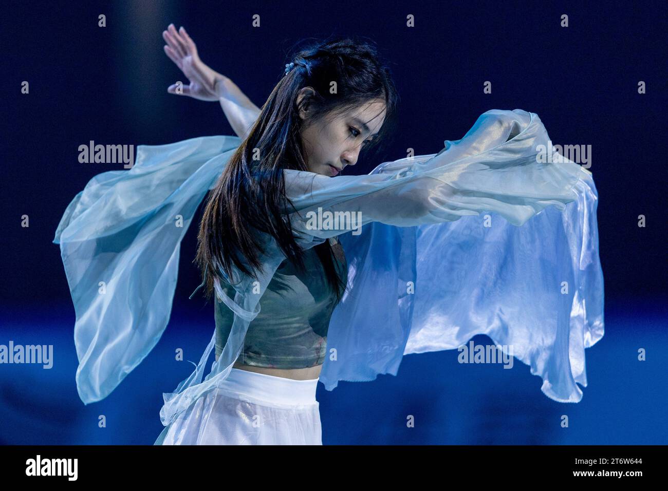 Chongqing. 12th Nov, 2023. Chen Hongyi of China performs during the gala exhibition of the Cup