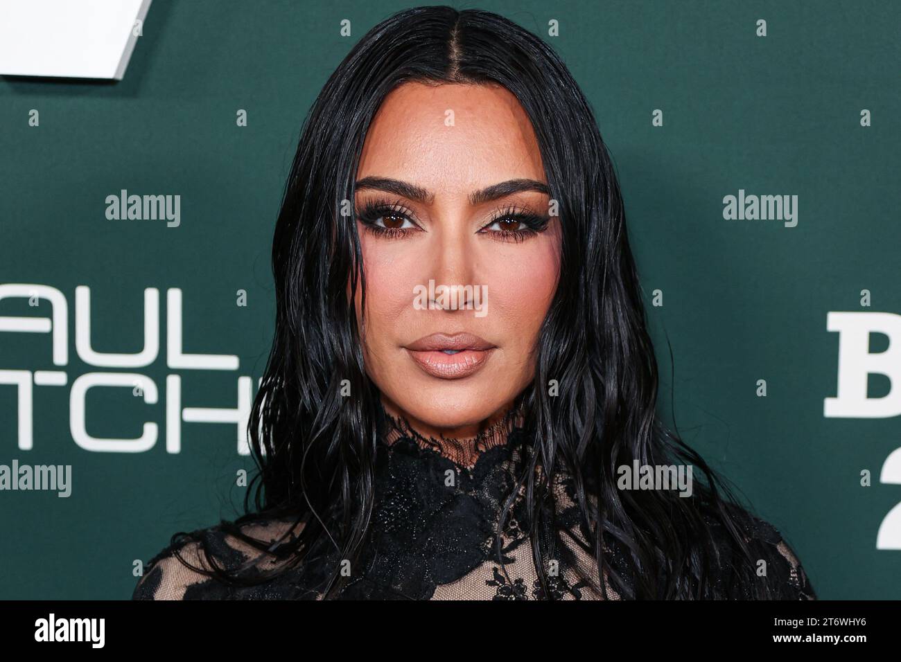 Kim kardashian hi-res stock photography and images - Page 2 - Alamy, image size:1300x956