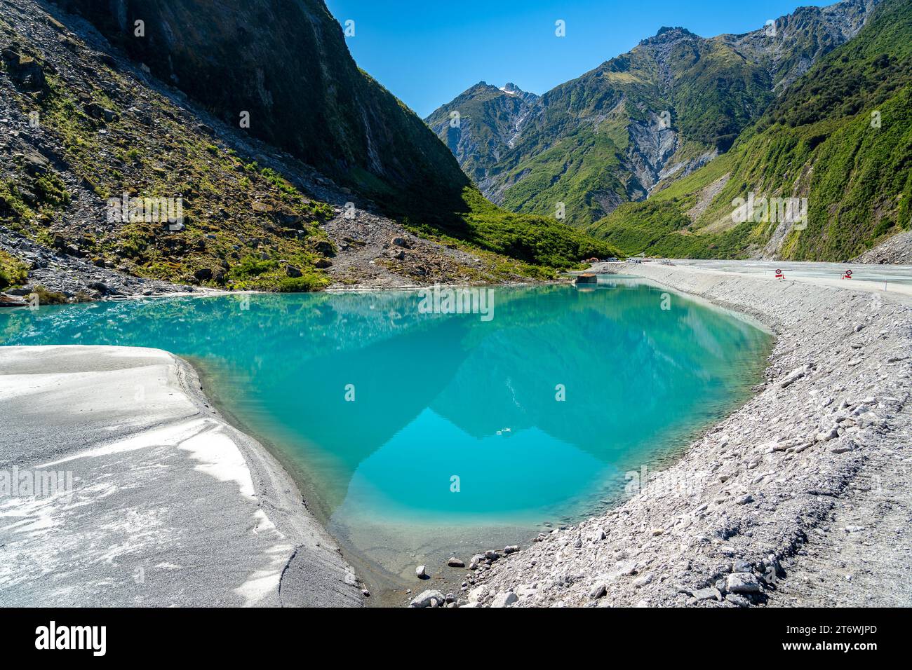 Azure lake hi-res stock photography and images - Alamy