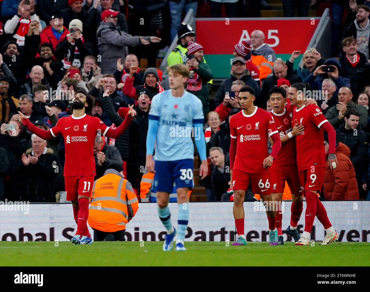 Liverpool November Liverpool november 2023 brentford hi-res stock photography and images ...