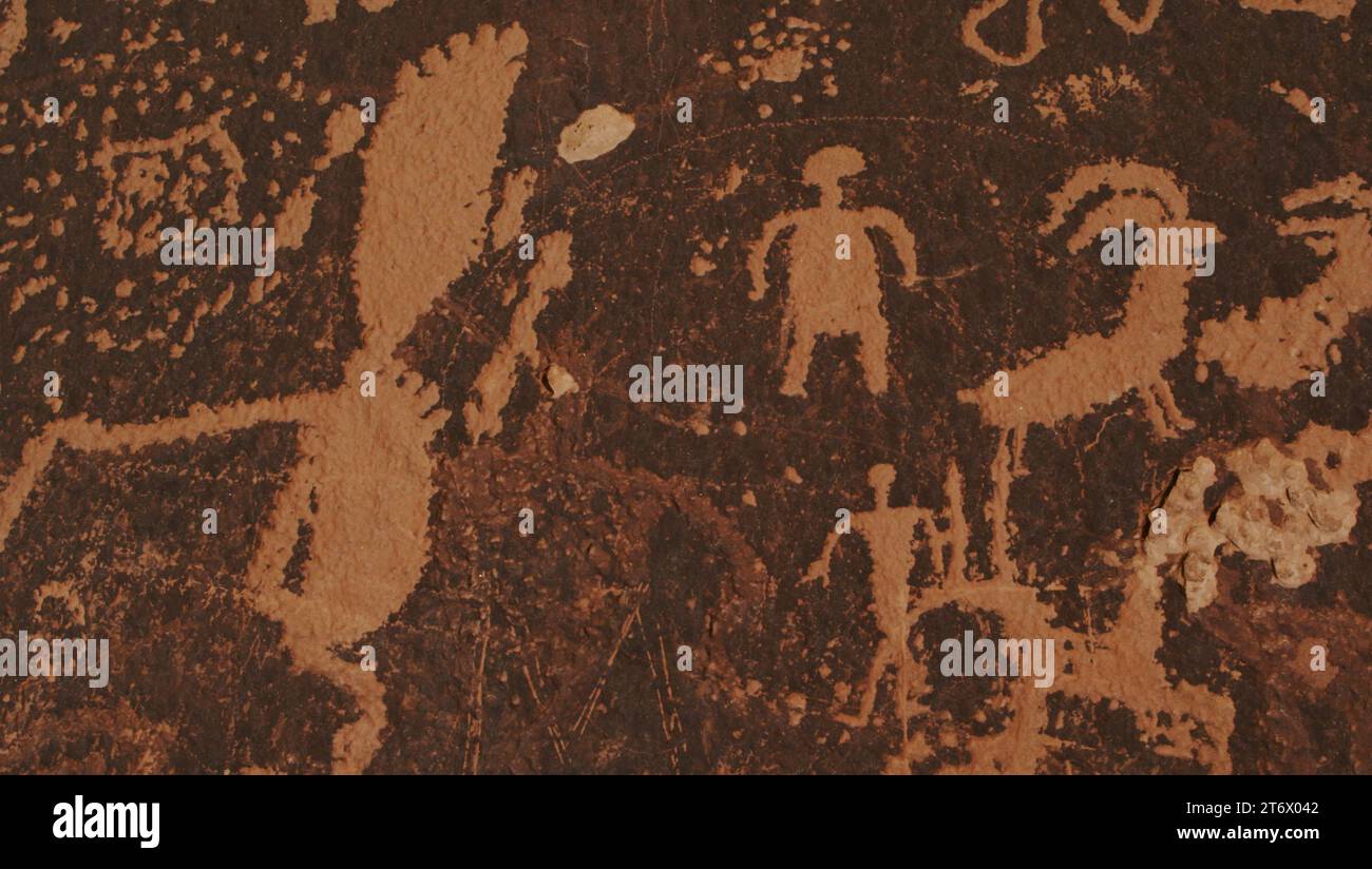 Petroglyph panel where pareidolia perception produce patterns and ...