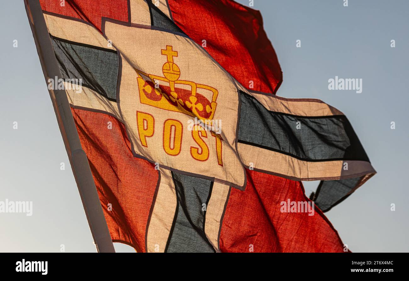 Postschiff Flagge Die norwegische Postschiffflagge der MS Polarlys weht