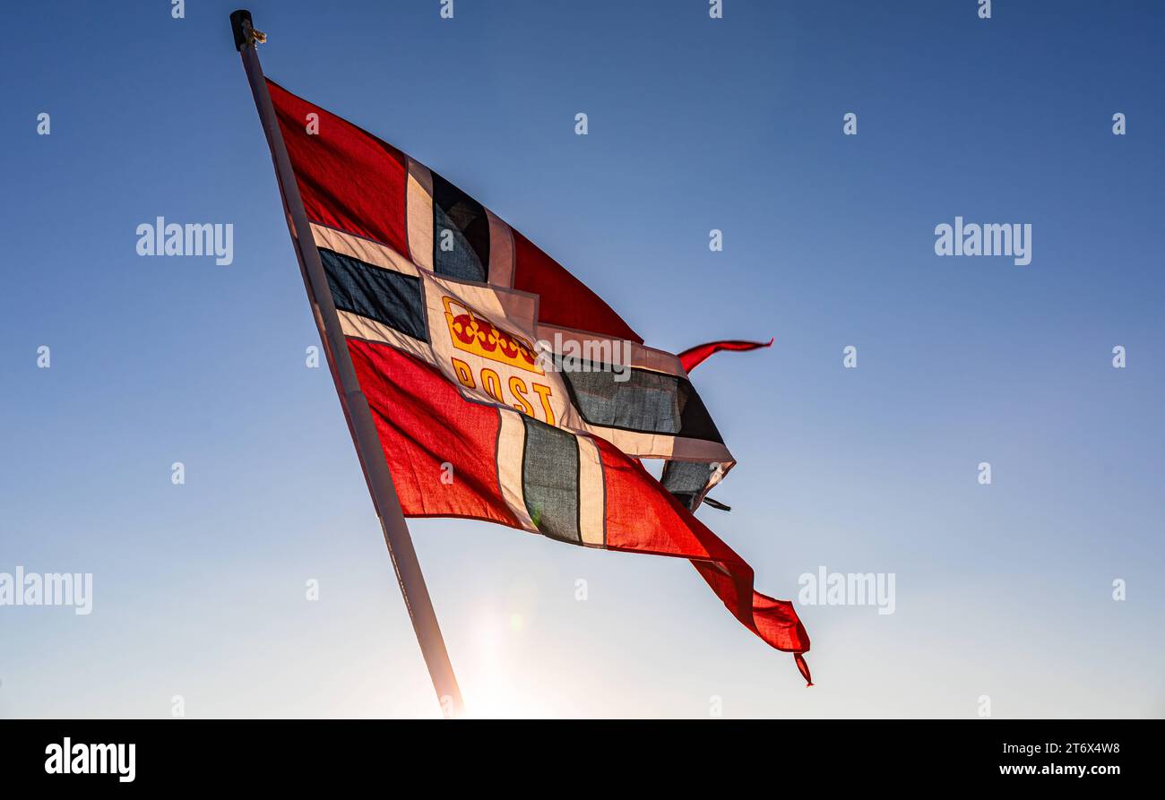 Postschiff Flagge Die norwegische Postschiffflagge der MS Polarlys weht