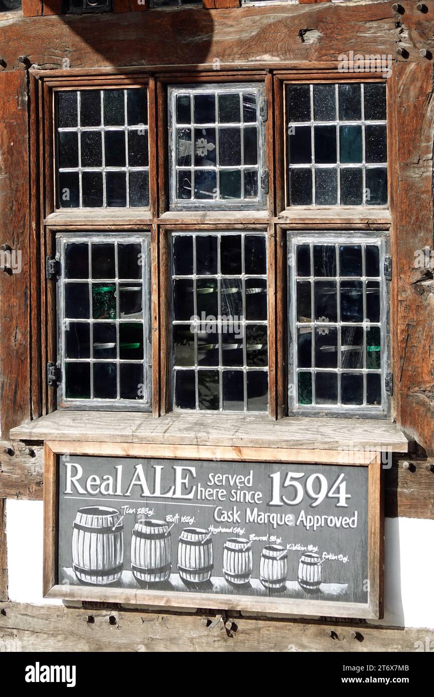 Real Ale Sign The Garrick Inn Stratford Stock Photo - Alamy