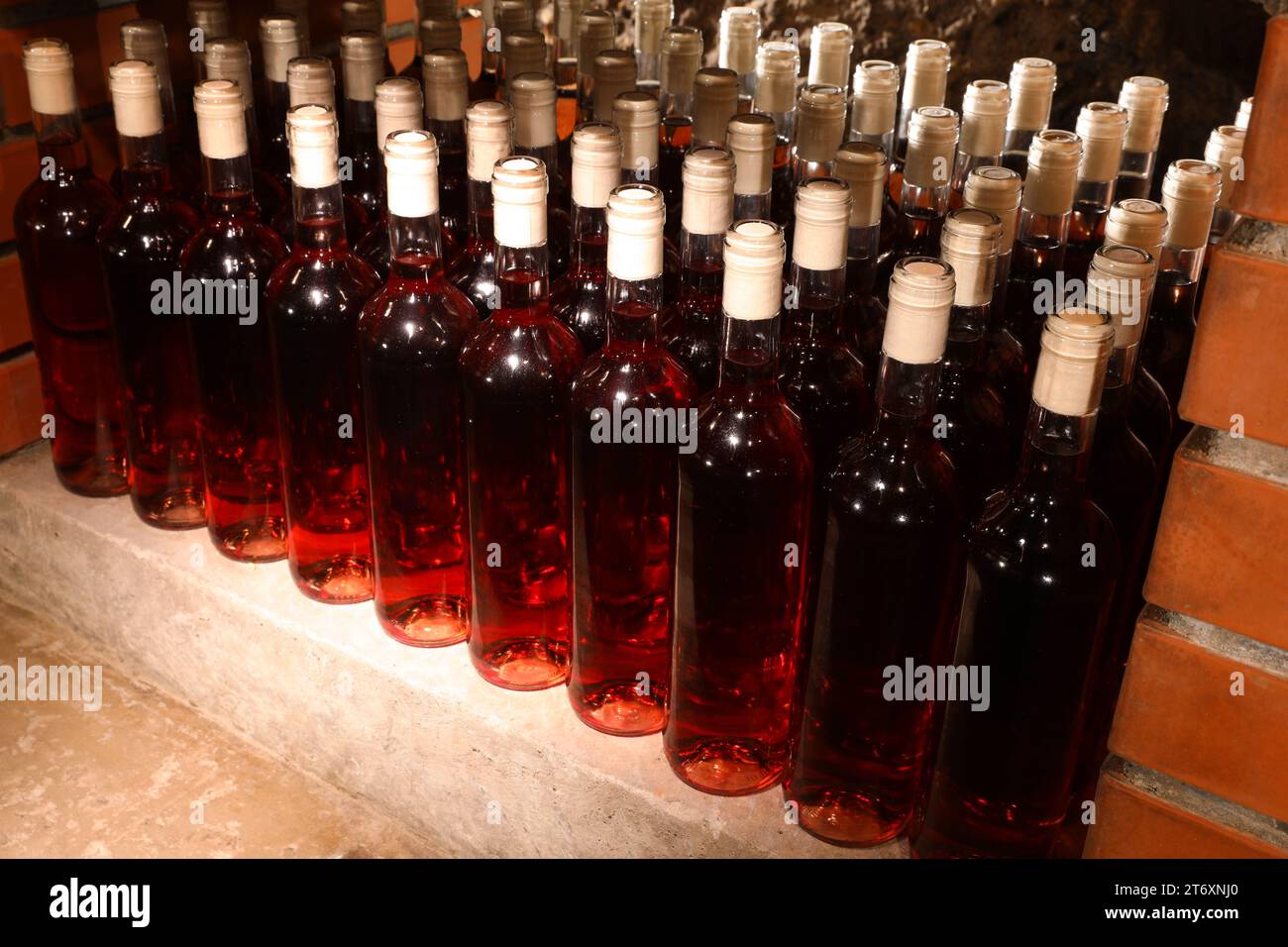 paraffina liquida medicinale - bottiglia d'annata Foto stock - Alamy