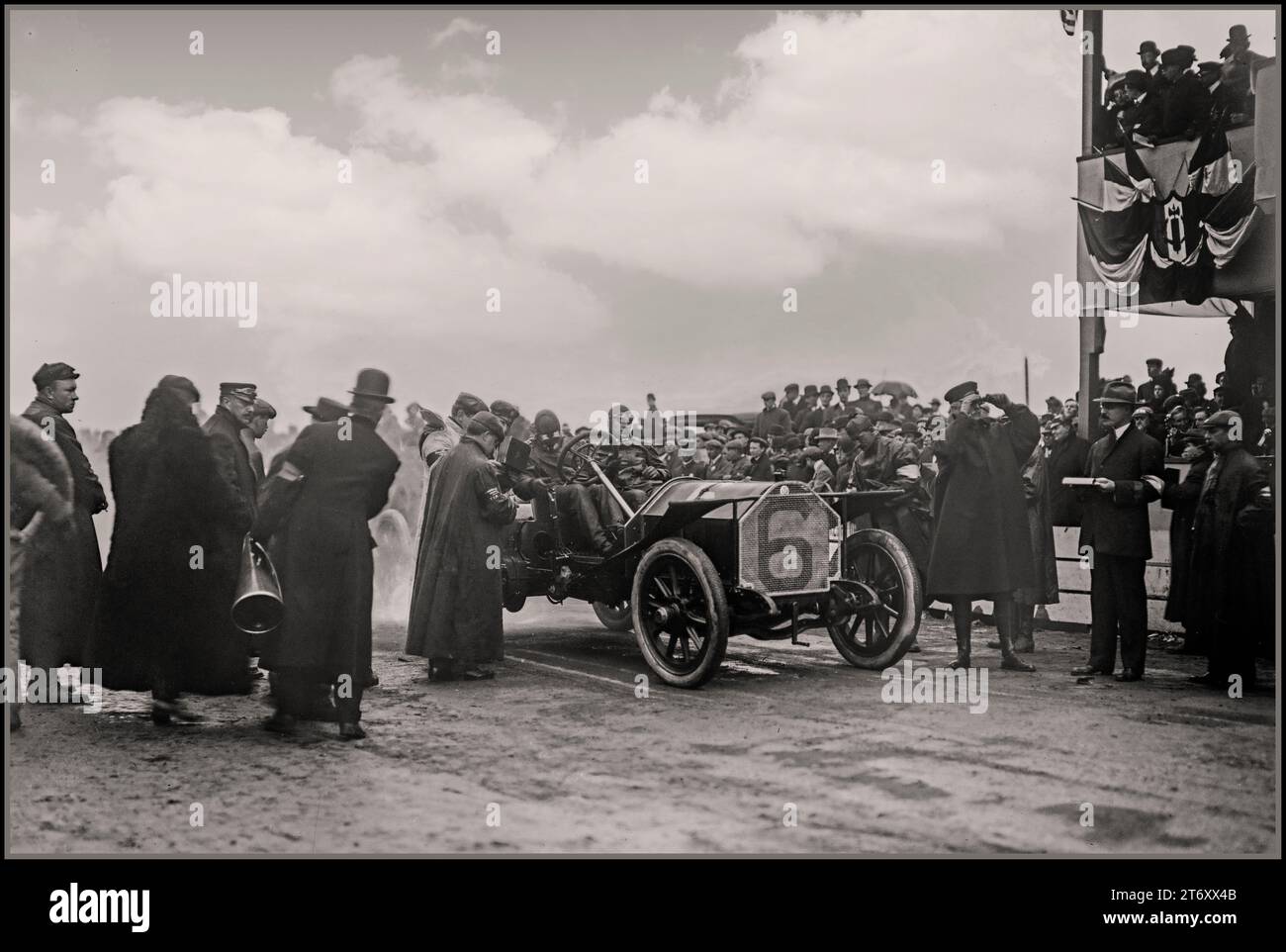 1908 Vanderbilt Cup Race Herb Lytle before the start. Herb Lytle finished a close second in the Isotta less than two minutes behind George Robertson's winning Locomobile. Herb Lytle participated in more races associated with the Vanderbilt Cup Races (6) than any other driver. Stock Photo
