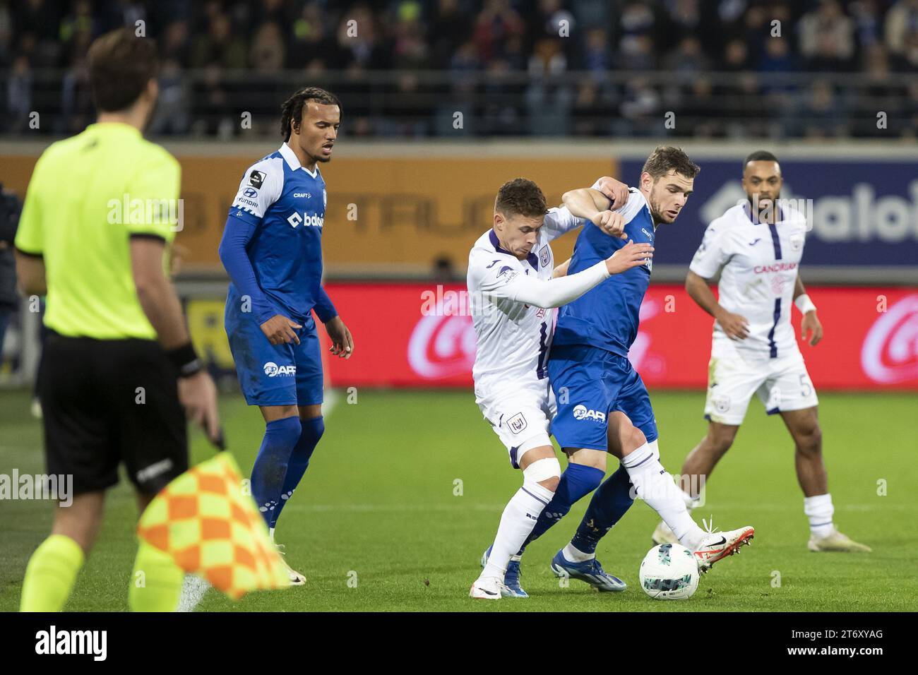 Thorgan Hazard of Anderlecht in action with the ball during a News Photo  - Getty Images