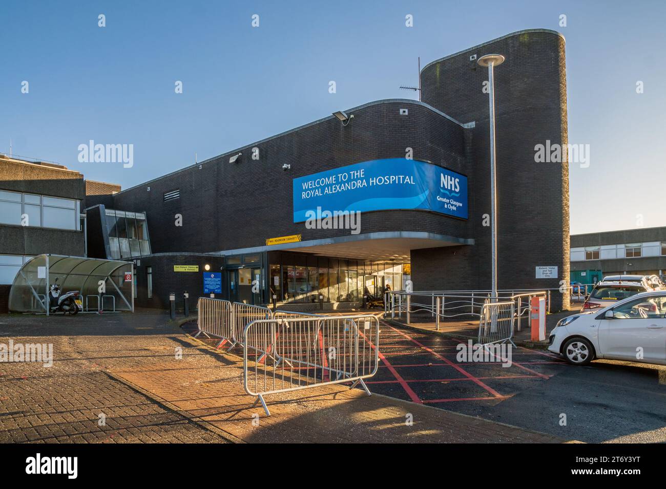 Main entrance to the NHS Royal Alexandra Hospital, Paisley, Renfrewshire, Scotland, UK Stock Photo