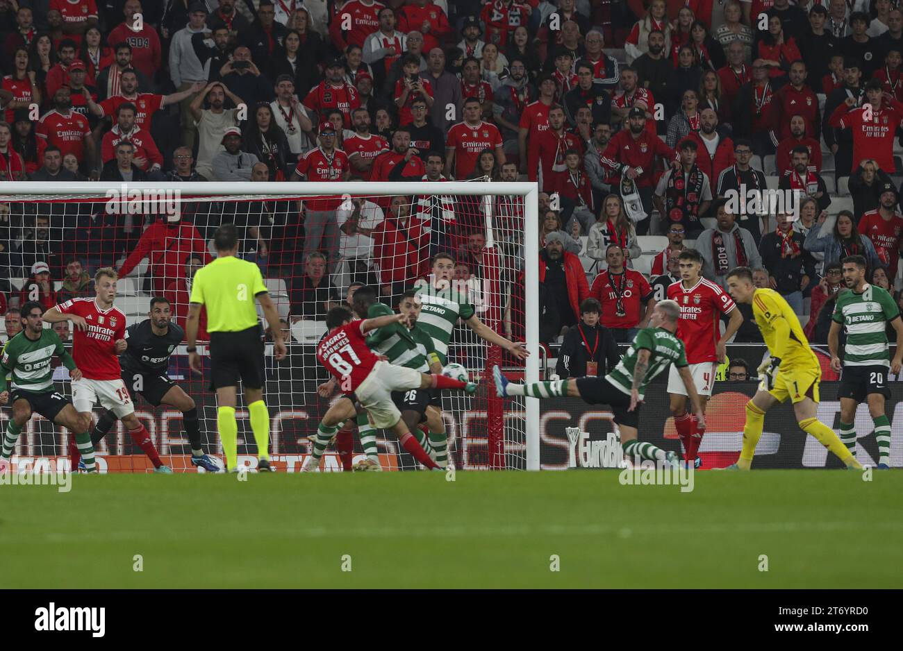 Lisbon, 11/12/2023 - Sport Lisboa e Benfica hosted Sporting Clube de Portugal this evening at the Estádio da Luz in Lisbon, in a game counting for the eleventh round of the Primeira Liga 2023/24. João Neves scores 1-1 (Pedro Rocha / Global Imagens) Credit: Susana Jorge/Alamy Live News Stock Photo