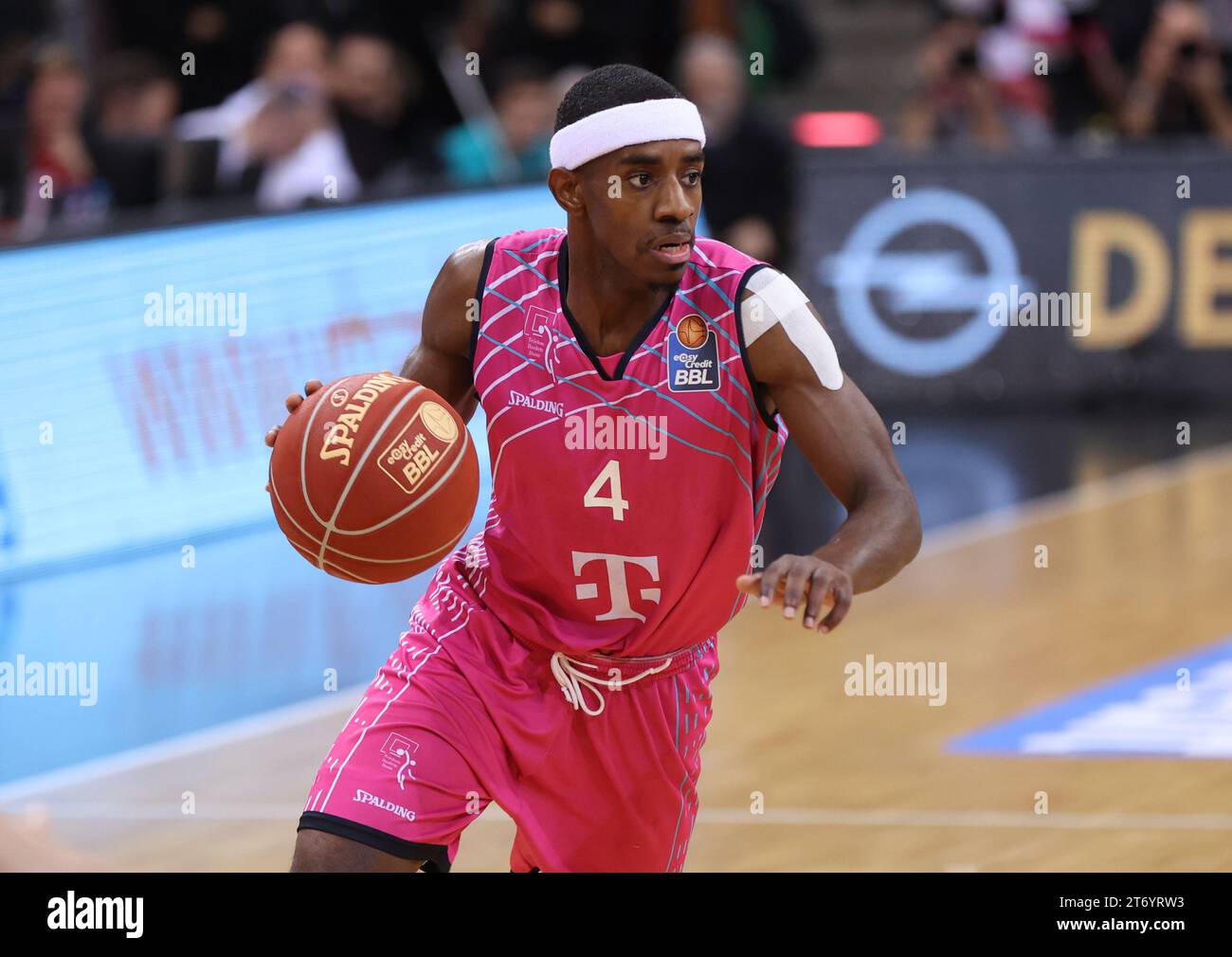 Telekom baskets bonn hi-res stock photography and images - Page 49