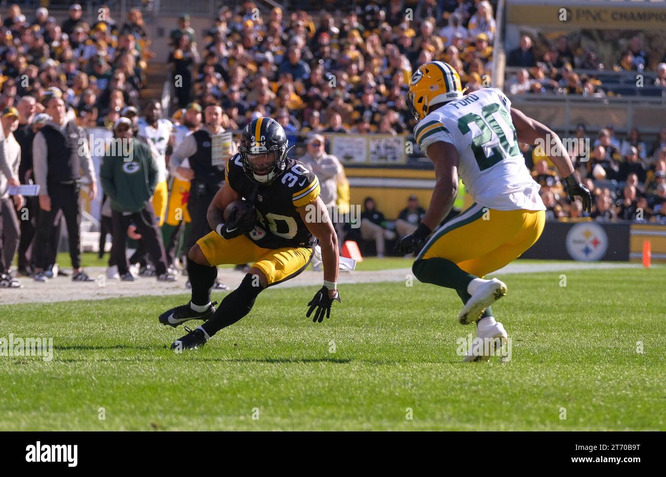 NOV 12, 2023 Jaylen Warren 30 during the Pittsburgh Steelers vs Green