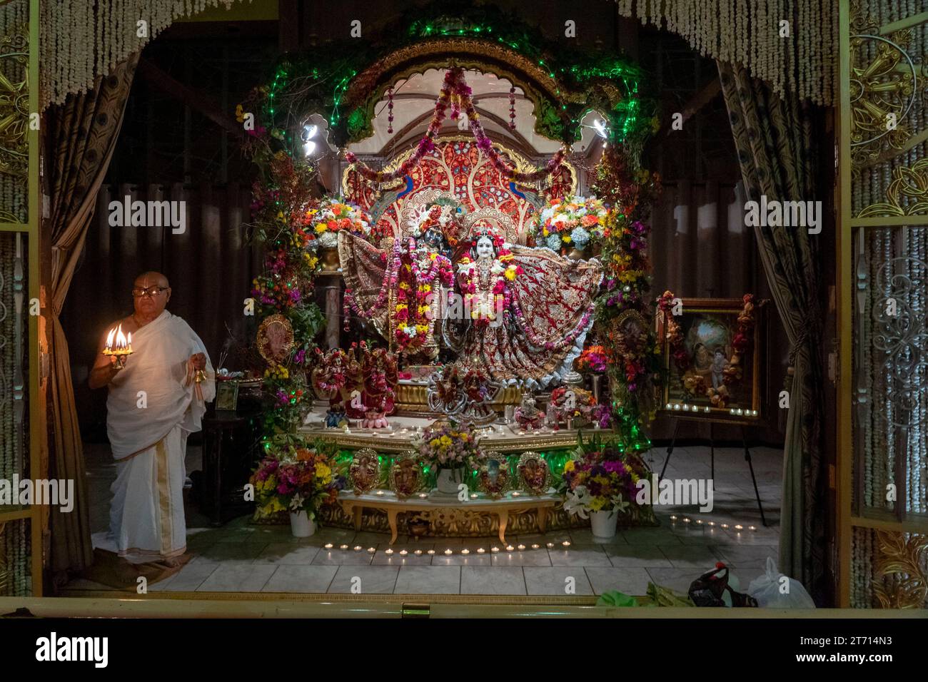 Hare krishna ceremony hi-res stock photography and images - Alamy