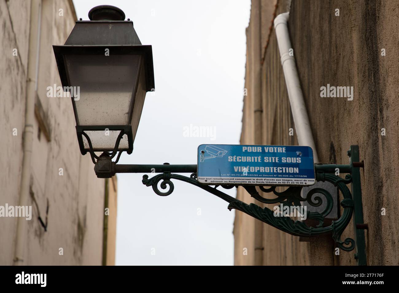 Site sous video surveillance hires stock photography and images Alamy
