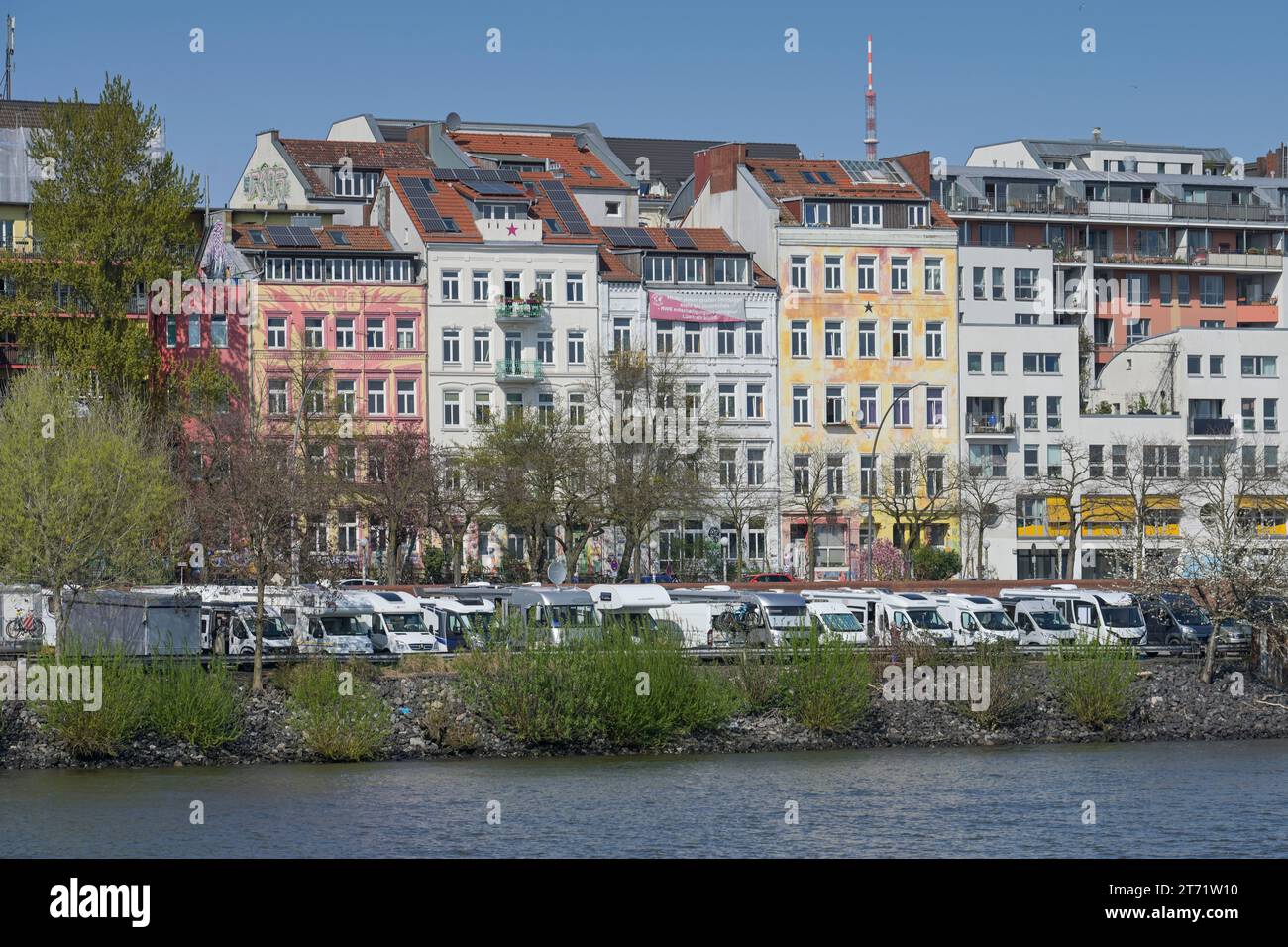 Wohnmobile, Stellplatz, Altbauten, Hafenstraße, St. Pauli, Hamburg, Deutschland Stock Photo