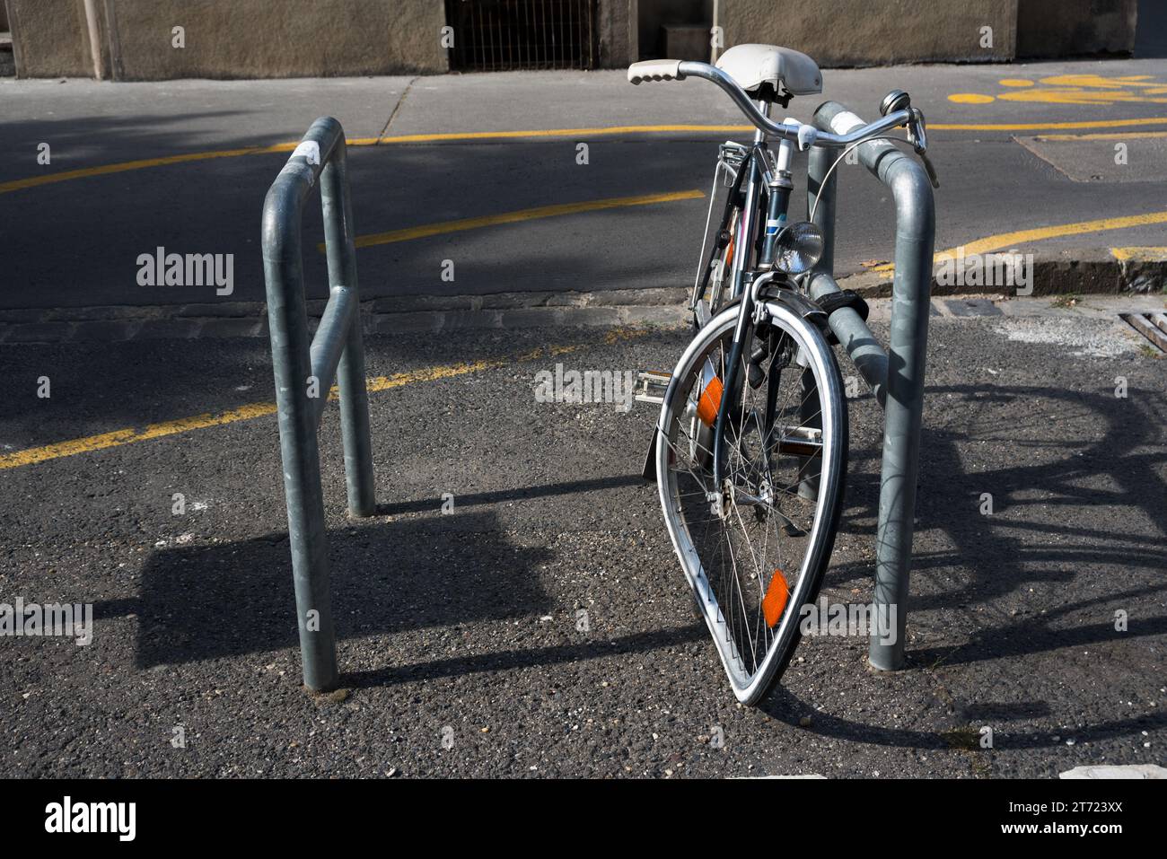 Bicycle with damaged wheel on the street Stock Photo Alamy