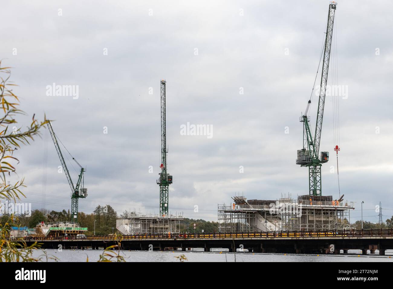 Harefield, UK. 10th November, 2023. Construction works are pictured in Harefield Lake No. 2 for the Colne Valley viaduct for the HS2 high-speed rail link. The viaduct requires 292 piles and will carry HS2 across lakes and watercourses in the Colne Valley Regional Park. Credit: Mark Kerrison/Alamy Live News Stock Photo