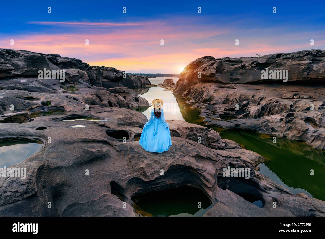 Tourist standing at Sam Phan Bok in Ubon ratchathani, Thailand. Grand canyon of Thailand. Stock Photo