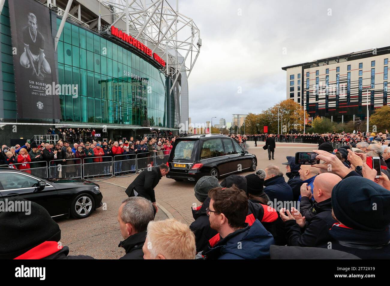 Processional Trafford Bobby charltons funeral procession hi-res stock photography and images ...