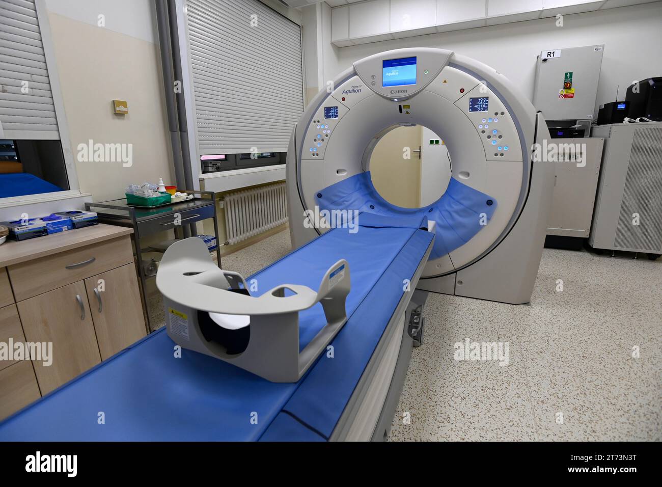 Kromeriz, Czech Republic. 13th Nov, 2023. The new tomograph was presented in the Kromeriz Hospital, on November 13, 2023. The tomograph includes artificial intelligence, which helps in the diagnosis of malignant formations. Credit: Dalibor Gluck/CTK Photo/Alamy Live News Stock Photo