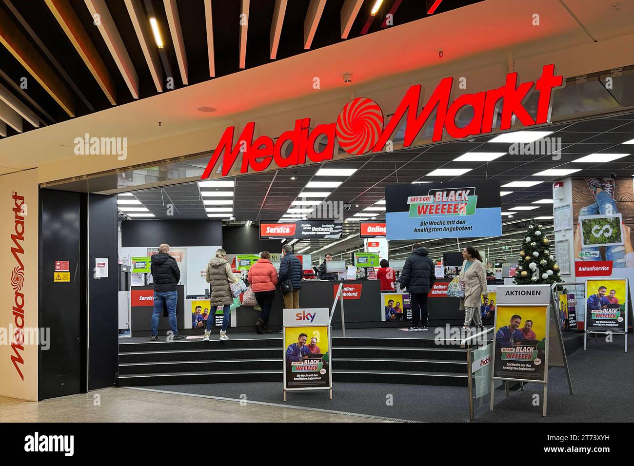 Mediamarkt Amsterdam Arena, Consumer Electronics, Retail Off Online  Shopping, TV, Mobilephone, Computer, Logo, People Infront of Editorial  Photo - Image of boulevard, electronic: 159085816