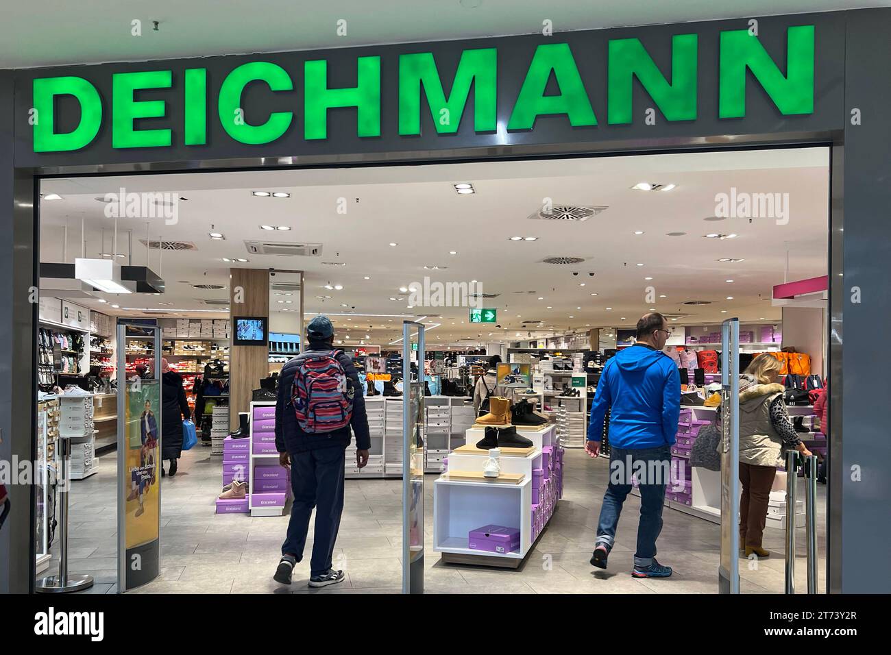 Deichmann store hi-res stock photography and images - Alamy