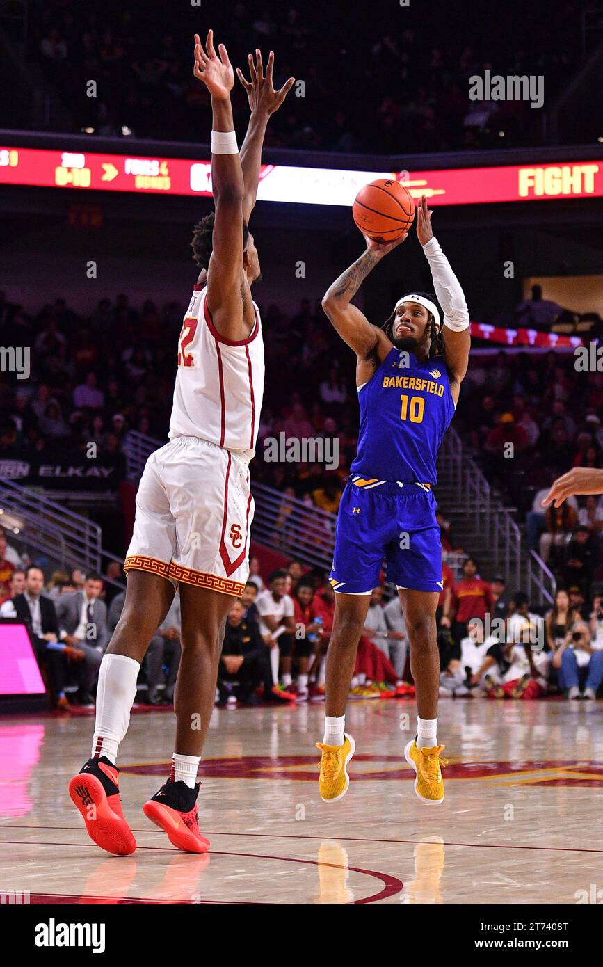 LOS ANGELES, CA - NOVEMBER 09: CSU Bakersfield Roadrunners guard Marvin ...