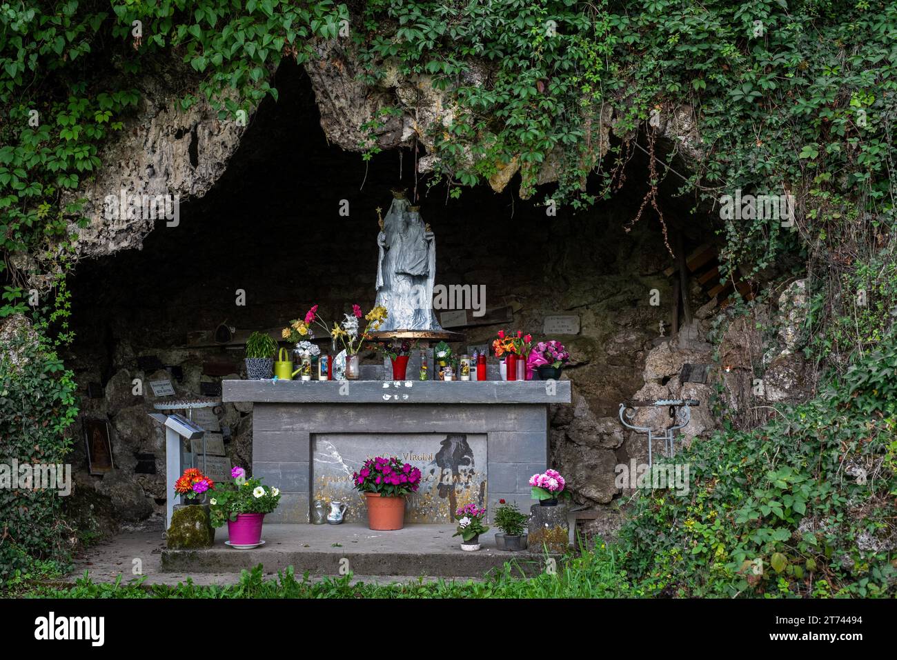 Grotte Notre Dame de Lourdes, grotto and place of pilgrimage in the village Roly near Philippeville, province of Namur, Ardennes, Wallonia, Belgium Stock Photo