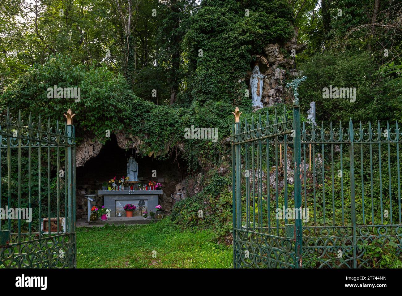Grotte Notre Dame de Lourdes, grotto and place of pilgrimage in the village Roly near Philippeville, province of Namur, Ardennes, Wallonia, Belgium Stock Photo