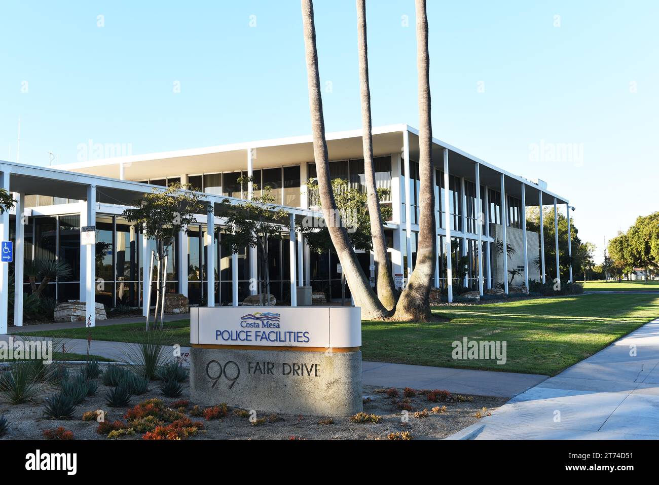 COSTA MESA, CALIFORNIA - 12 NOV 2023: Policie Facilities sign on Fair