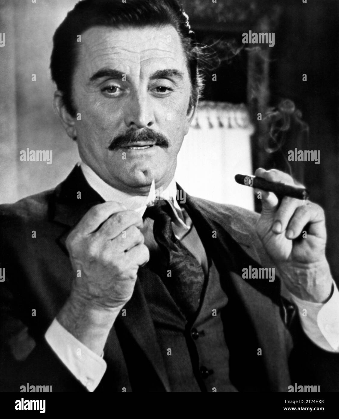 Kirk Douglas, on-set of the film, 