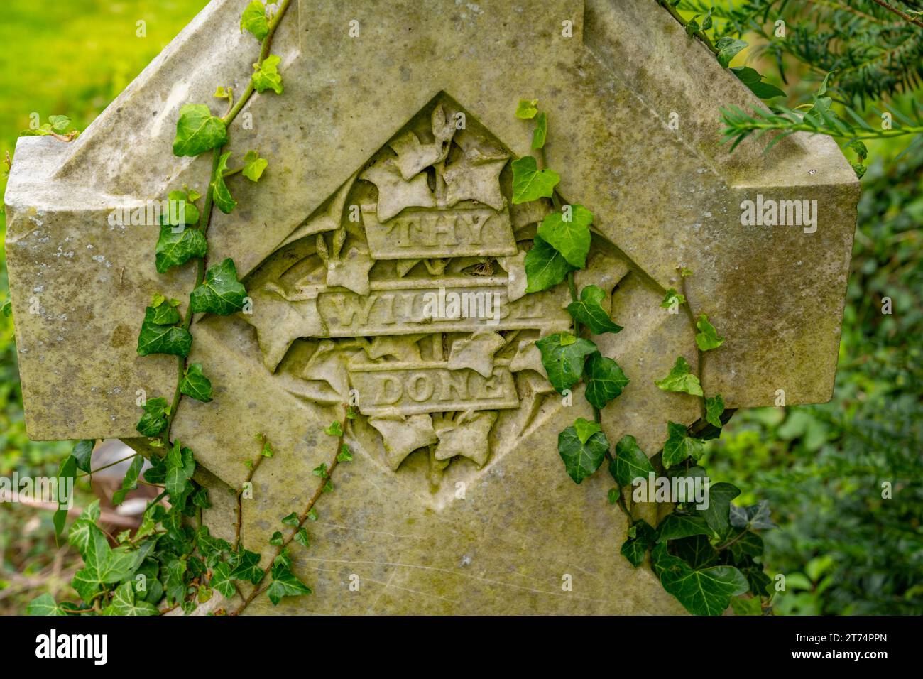 Grave stone in the churchyard of St Nicholas's Church, Fyfield, Ongar, Essex Stock Photo