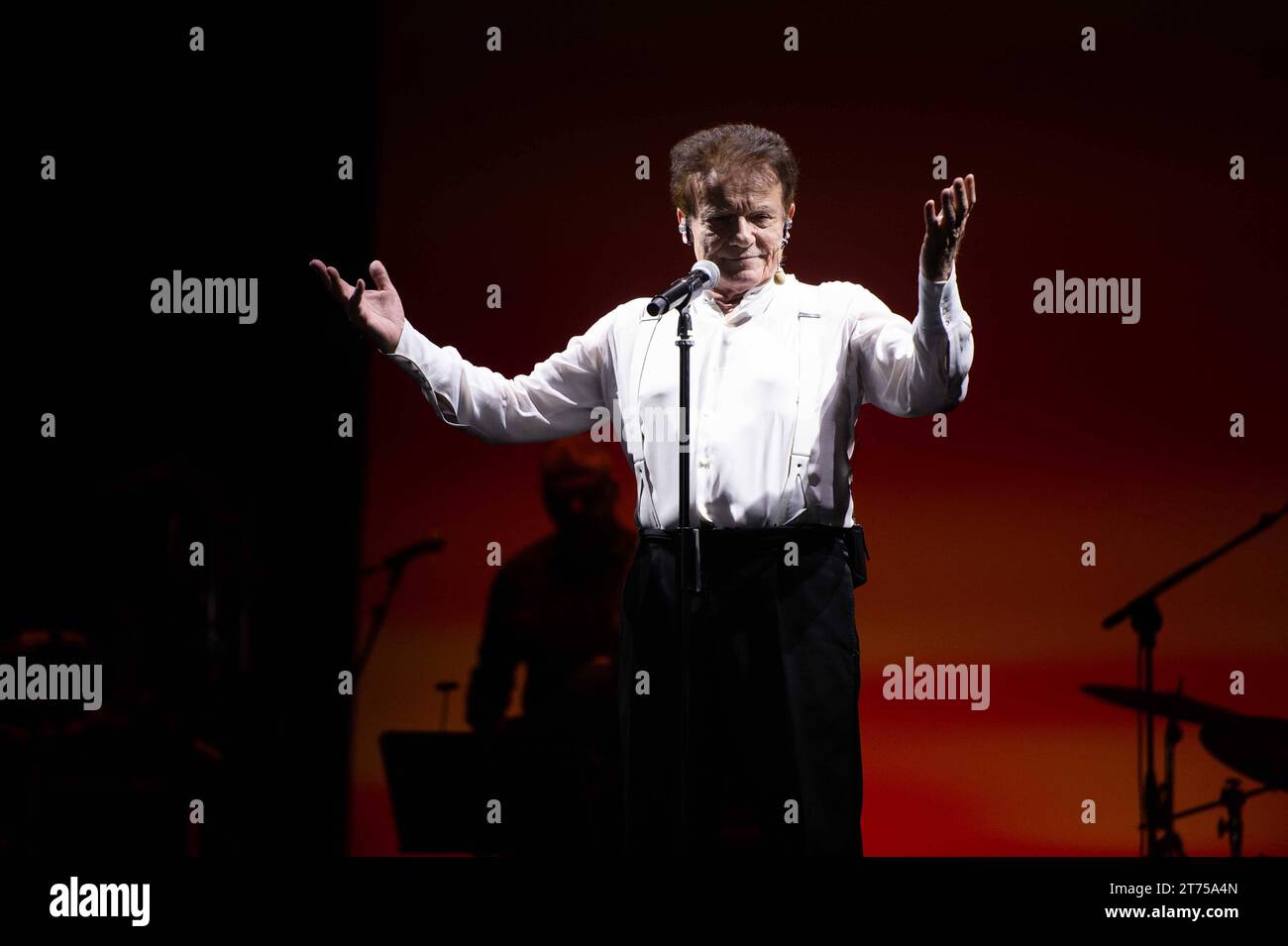 Italian singer Music Concert - Massimo Ranieri - Tutti i sogni ancora ...