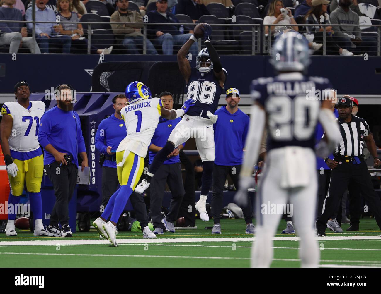 Arlington,TX USA Dallas Cowboys wide receiver CeeDee Lamb (88) makes a