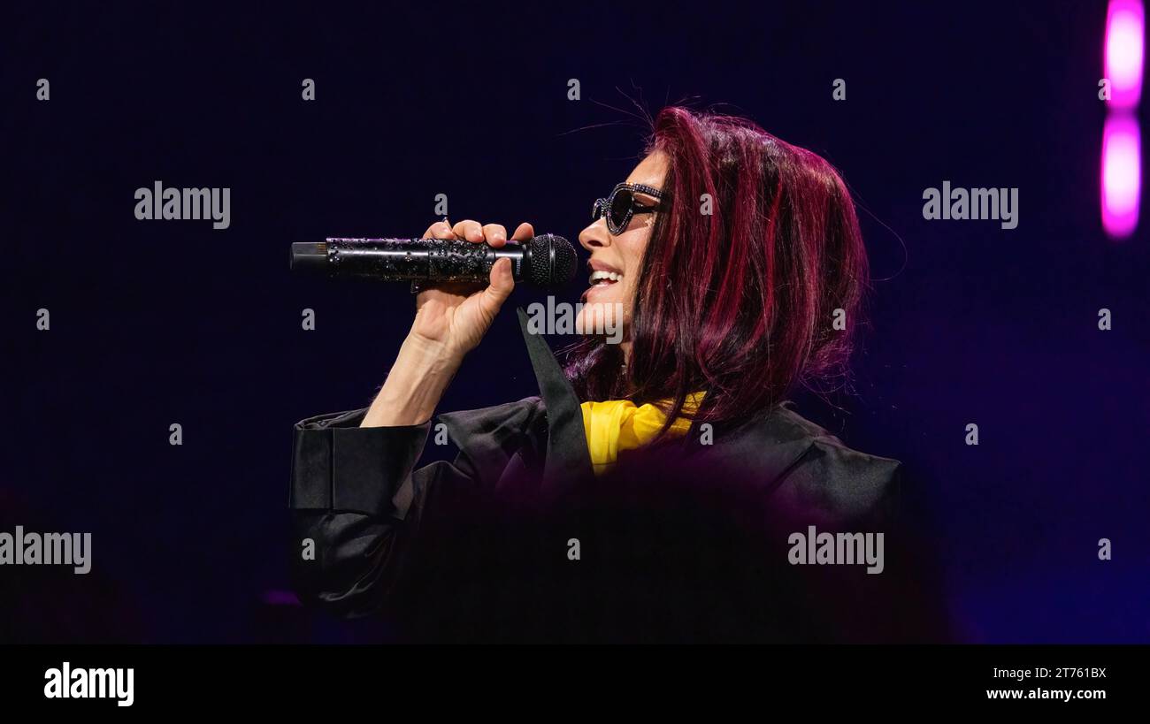 Edmonton, Canada. 08th Nov, 2023. Canadian country music superstar Shania Twain performs during her 'Queen Of Me' Tour in Edmonton. (Photo by Ron Palmer/SOPA Images/Sipa USA) Credit: Sipa USA/Alamy Live News Stock Photo