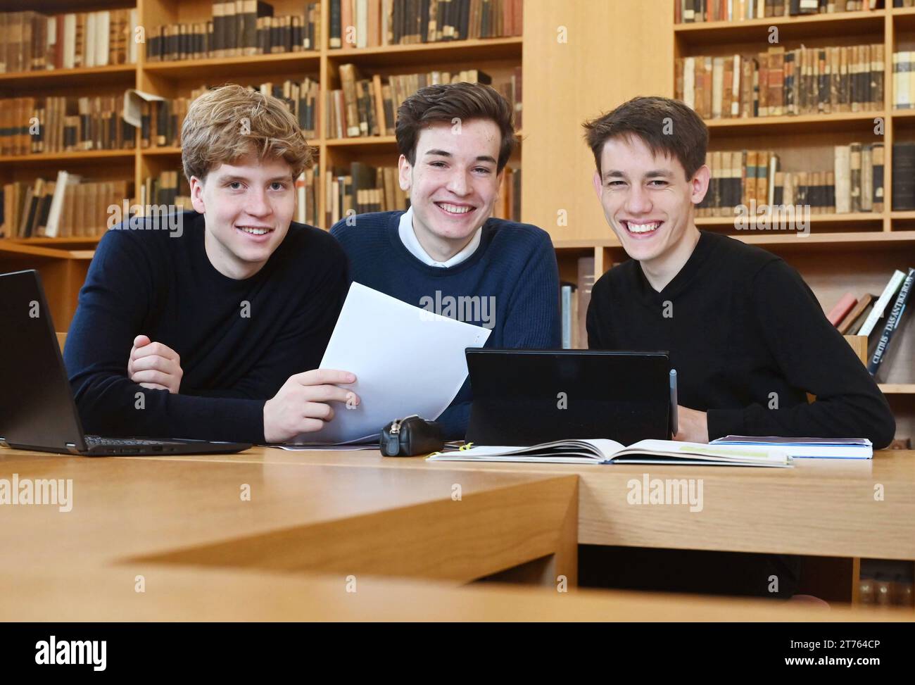 Karlsruhe, Germany. 10th Nov, 2023. Graduates of Bismarck-Gymnasium Karlsruhe, Paul Mai (l-r), Elias Vollmer and Jeremias Loghis. The three will be honored at the Federal President's History Competition on 14.11.2023. With their project 'Der Mieter- und Bauverein Karlsruhe eG. Are 109 words enough to come to terms with your own Nazi history?'. Credit: Uli Deck/dpa/Alamy Live News Stock Photo