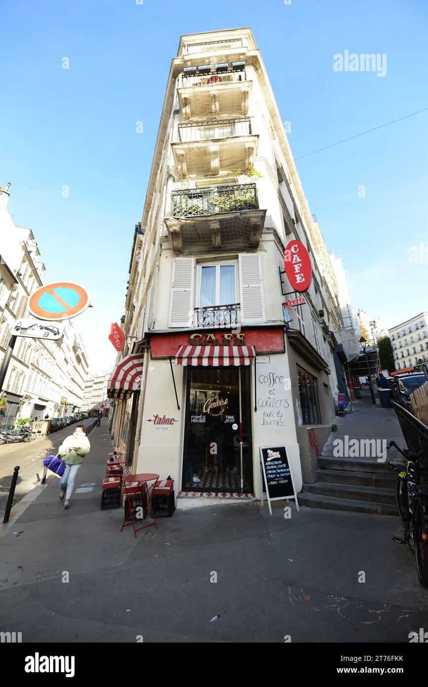 Paris corner cafe montmartre hi-res stock photography and images - Alamy