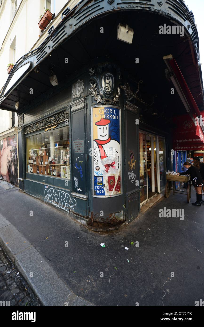 Lépicerie du Terroir gourmet shop on the corner of Rue Véron and Rue Lepic in Montmartre, Paris, France. Stock Photo