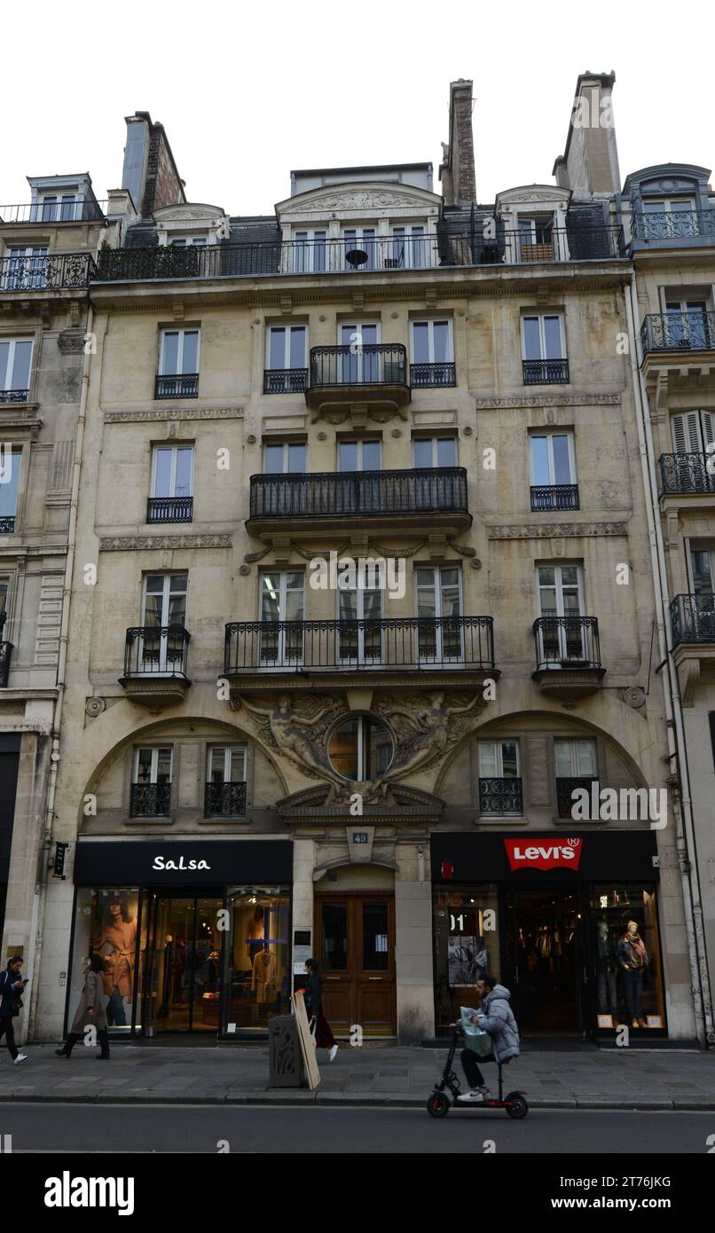 Levi's® Rivoli on Rue Rivoli in Paris, France Stock Photo - Alamy