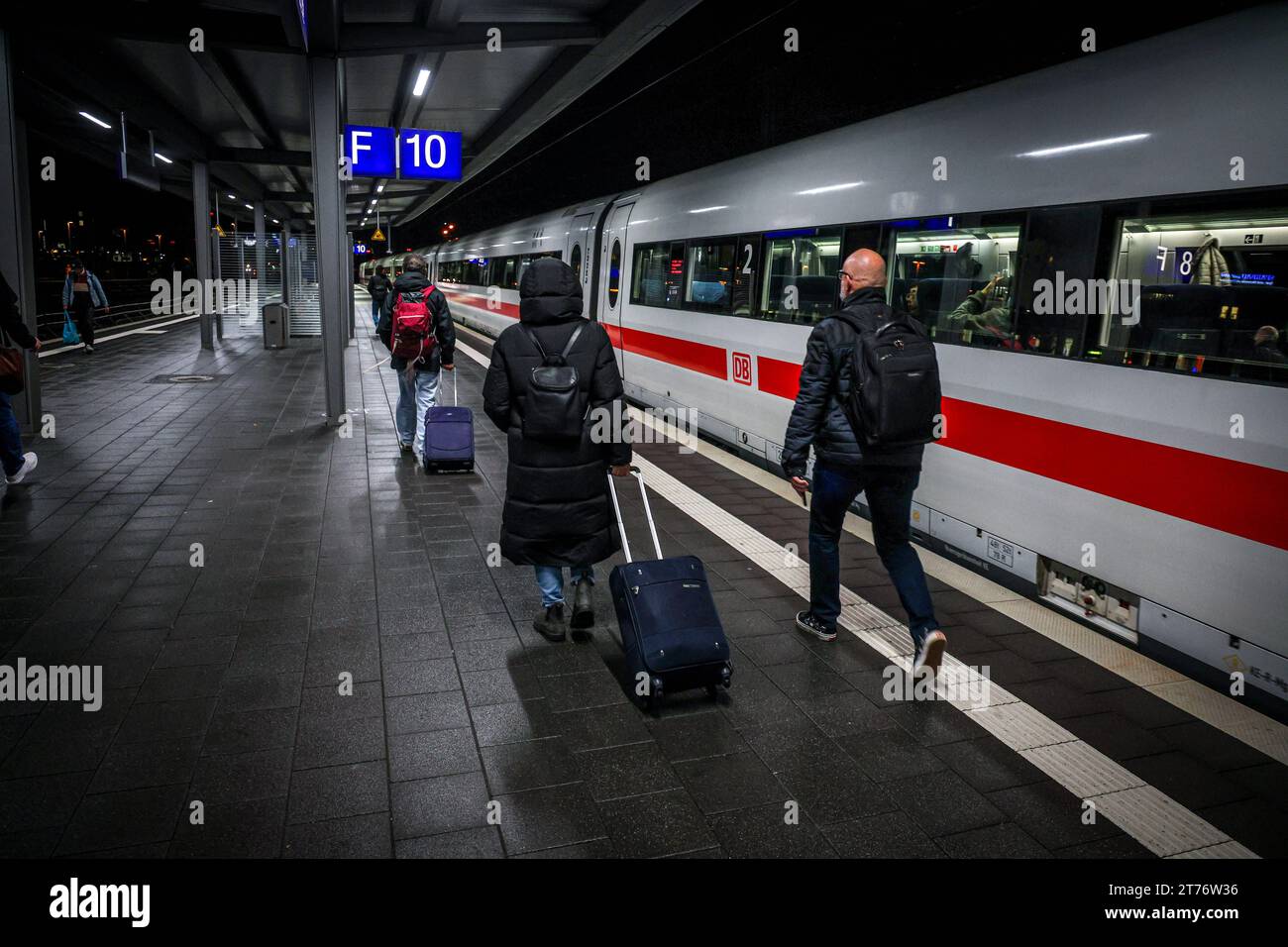 Dortmund Hauptbahnhof Intercity Express Zug ICE, ICE 2 der Deutschen
