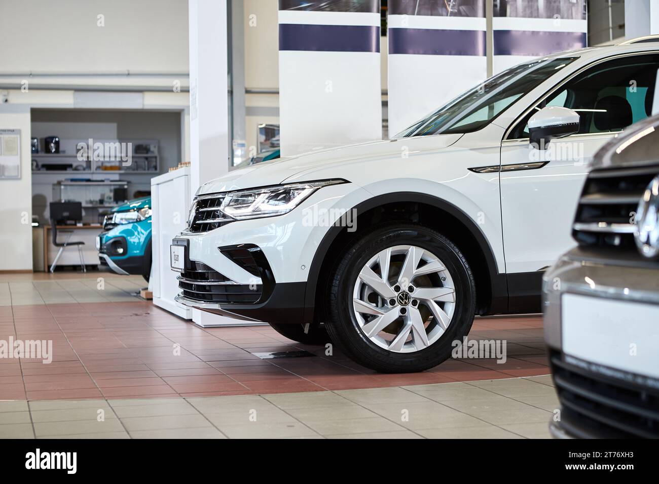 Vinnitsa, Ukraine - February 18, 2021. Volkswagen Tiguan 2021 - new car in showroom - wheel Stock Photo