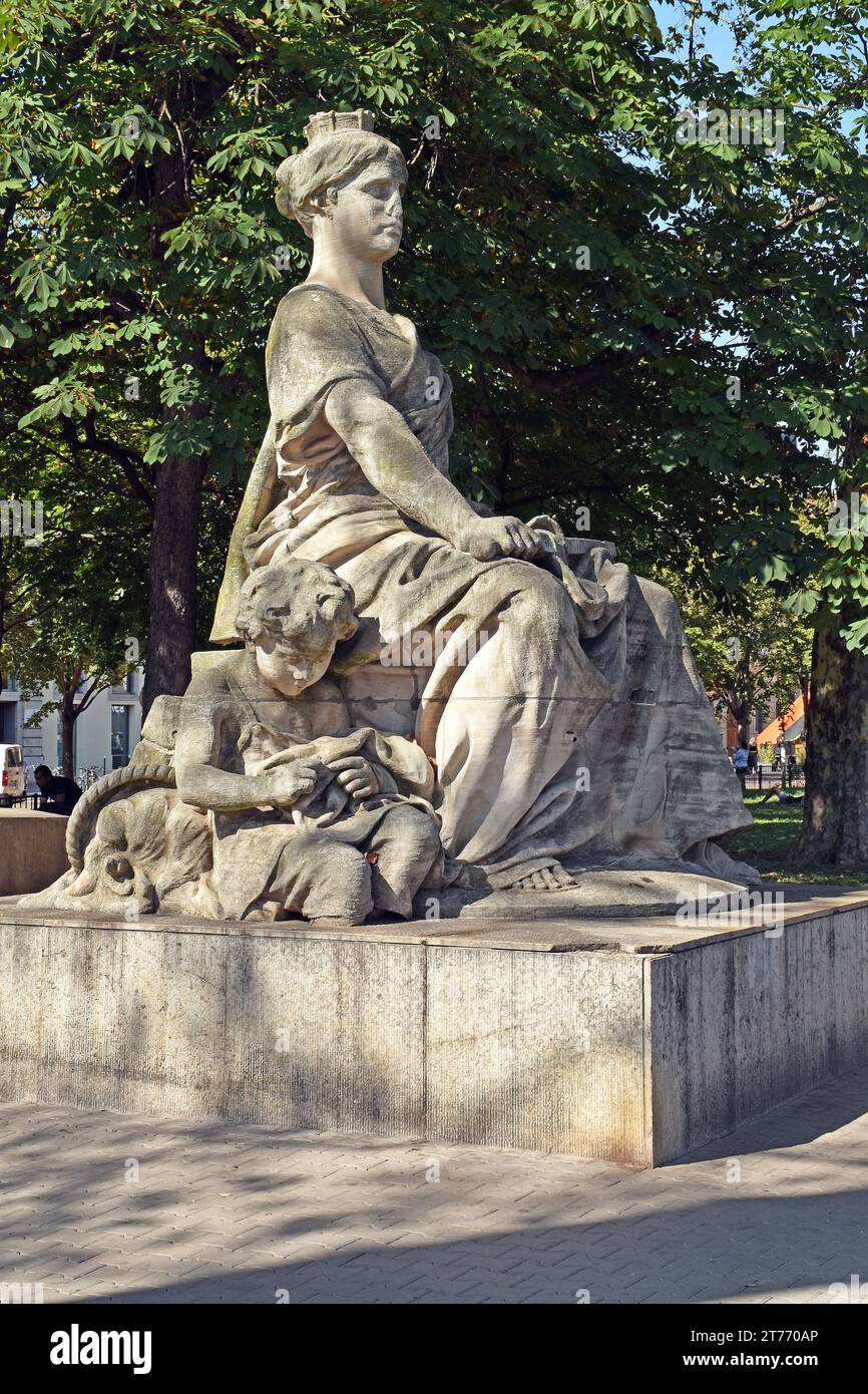 Statue, or sculpture of a mother and child symbolising the city of Lyon, sculptor Emil Peynot, installed 1889, stone from Tournus Stock Photo