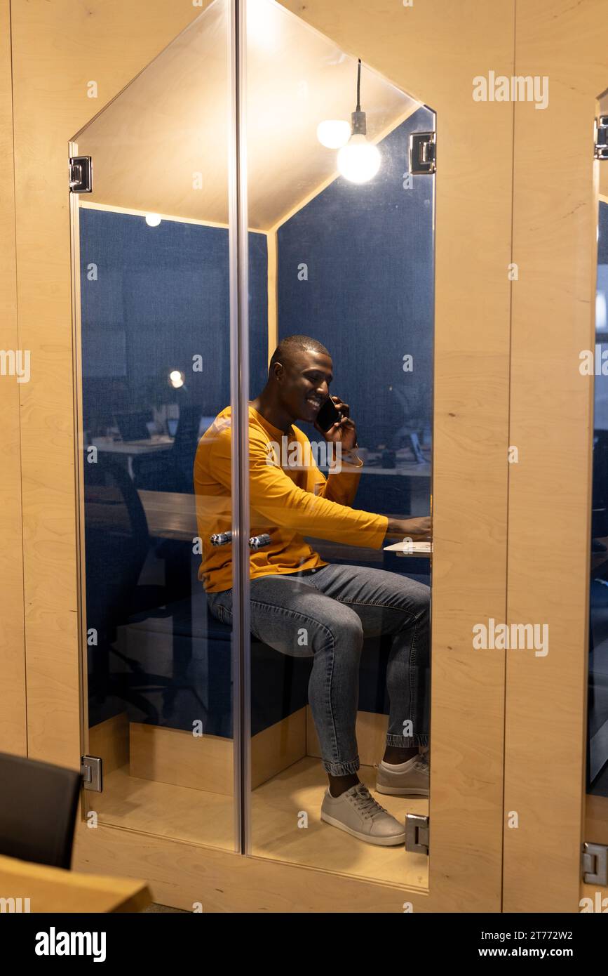 American phone booth hi-res stock photography and images - Alamy