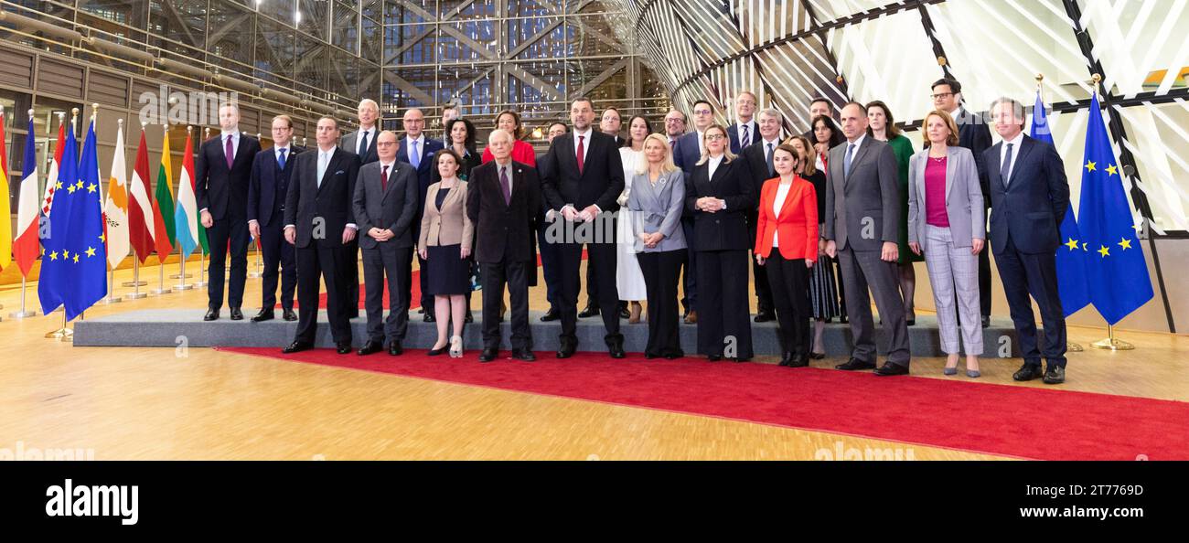 Brussels, Belgium. 13th Nov, 2023. Nicolas Landemard/Le Pictorium - European Council for Foreign Affairs in Brussels. - 13/11/2023 - Belgium/Brussels/Brussels - European foreign ministers pose with their Balkan counterparts. Credit: LE PICTORIUM/Alamy Live News Stock Photo
