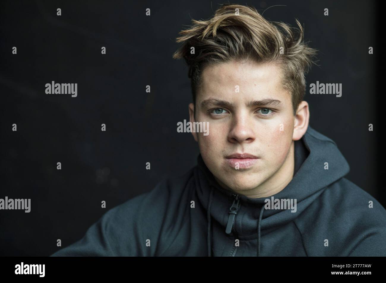 20 24 years one young man only one person hi-res stock photography and ...