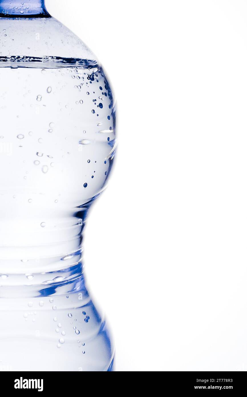 https://c8.alamy.com/comp/2T778R3/detail-of-a-bottle-of-water-with-space-for-text-on-white-background-2T778R3.jpg