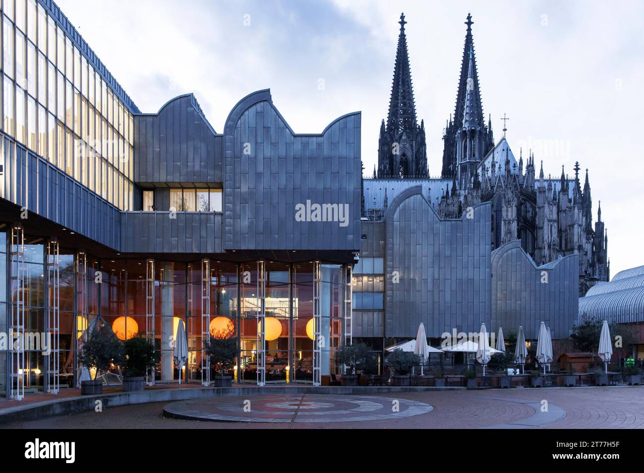 the cathedral and the Museum Ludwig, Cologne, Germany. der Dom und das