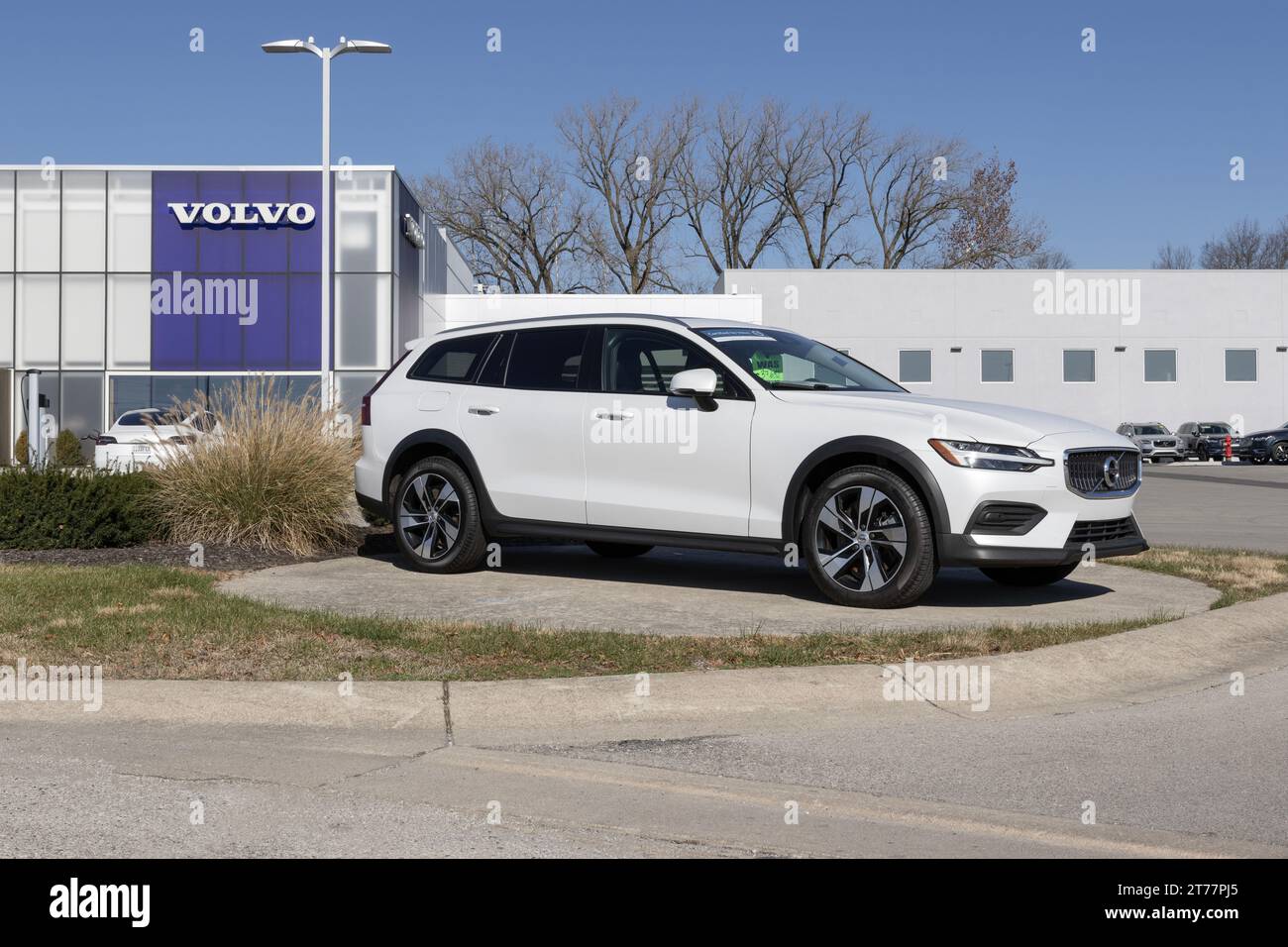 Indianapolis November 12, 2023 Used Volvo V60 Cross Country T5