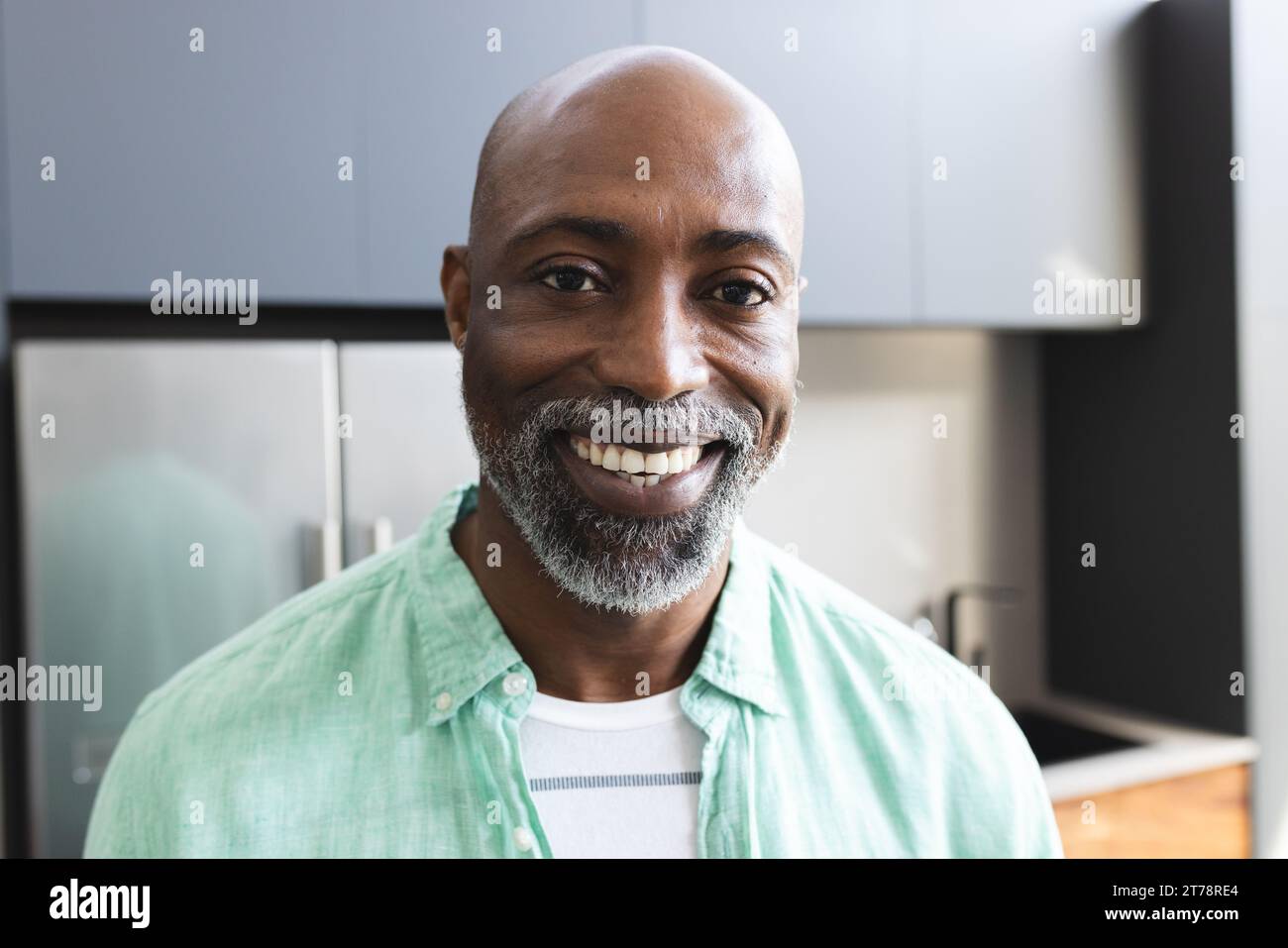 BALDMAN☯️ Bald man smiling hi-res stock photography and images - Alamy