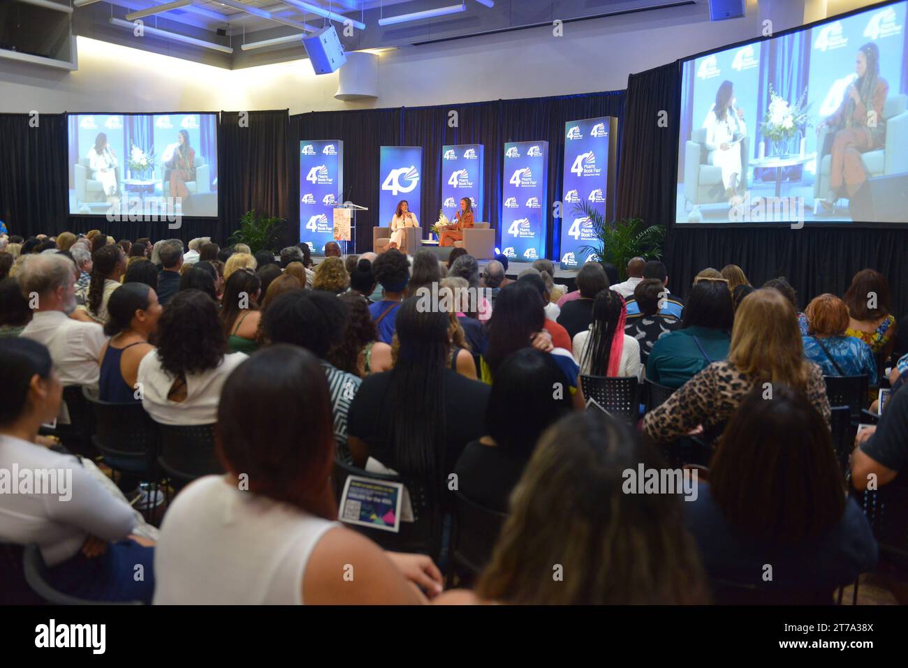 MIAMI, FLORIDA - NOVEMBER 12: Eva Longoria and Kerry Washington are seen during An Afternoon With Kerry Washington in Conversation with Eva Longoria during the Miami Book Fair at Miami Dade College Wolfson Campus on November 12, 2023 in Miami, Florida.  (Photo by JL/Sipa USA) Stock Photo