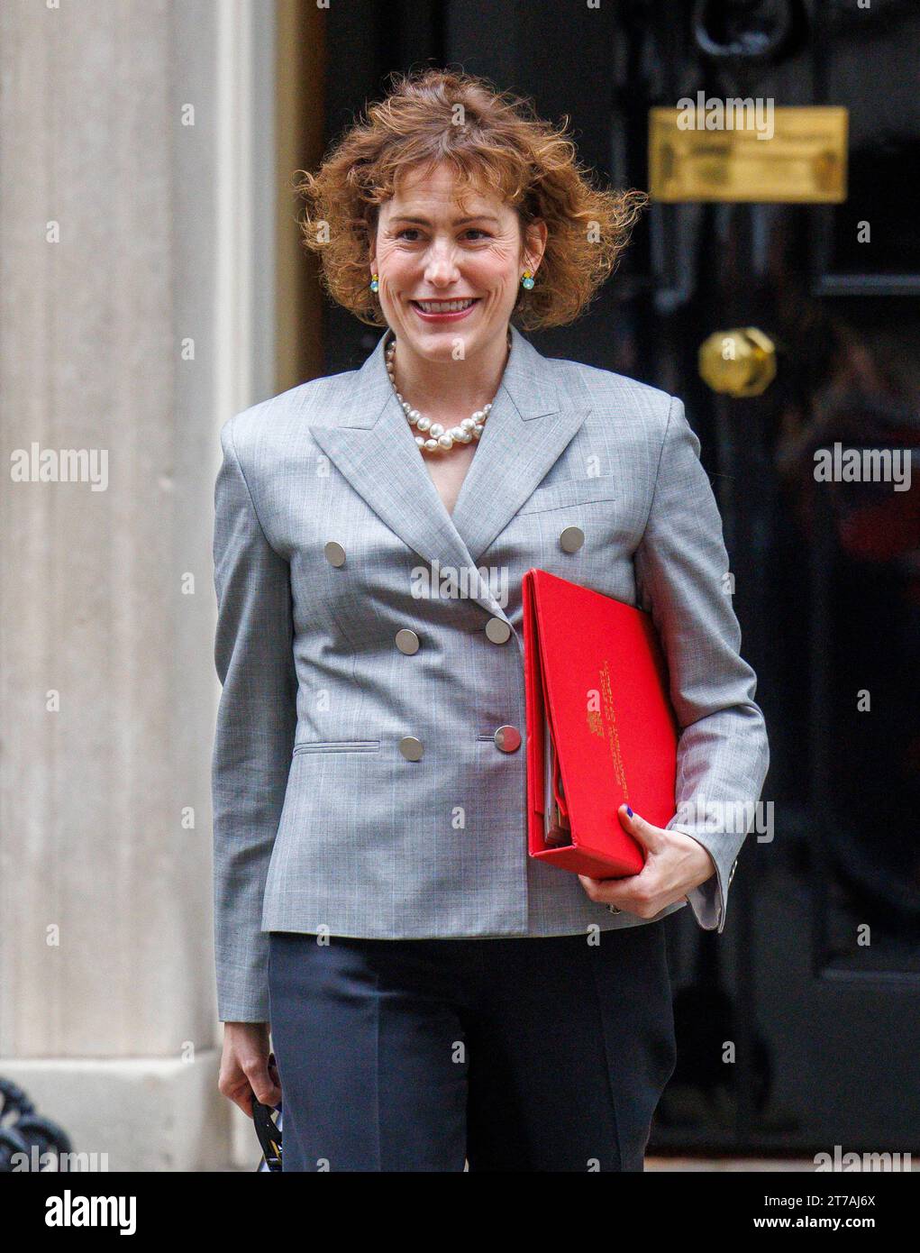 London, UK. 14th Nov, 2023. Victoria Atkins, Health Secretary, leaves